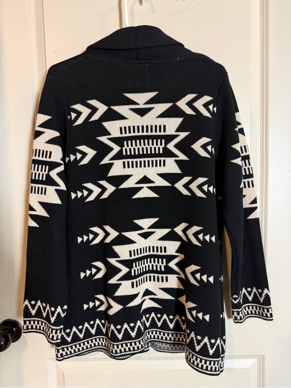 Cotton & Rye Shawl Collar Cardigan - Black & Cream Geometric - Picture 2 of 6